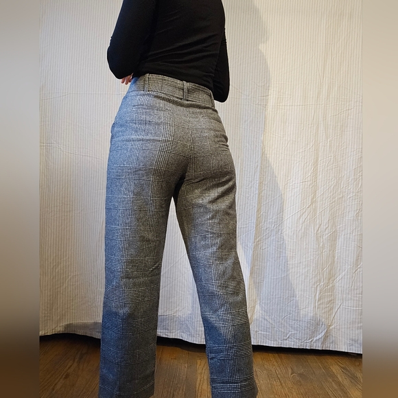 Aritzia Cropped Wool Trousers - Picture 4 of 8
